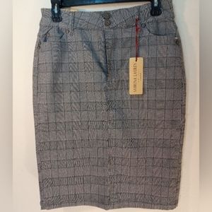 NWT | Sabrina Lauren Plaid Pen Shirt Size 10